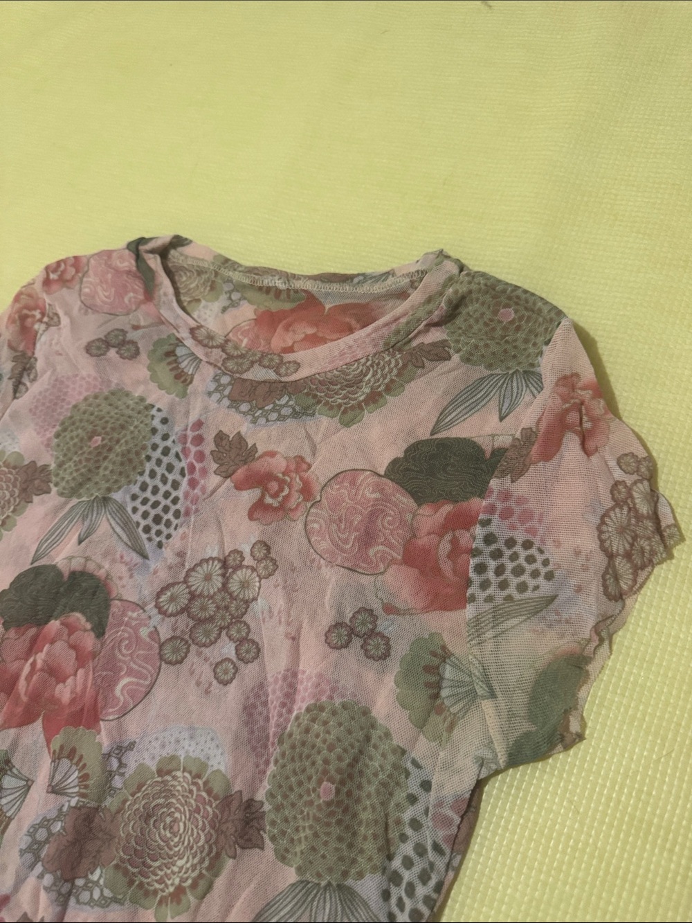 Vintage Y2K Floral Pink Short Sleeve mesh Women's top - Picture 2 of 3